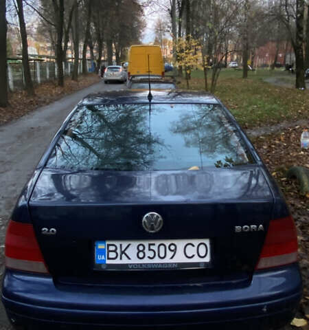 Синий Фольксваген Бора, объемом двигателя 1.98 л и пробегом 396 тыс. км за 2499 $, фото 2 на Automoto.ua