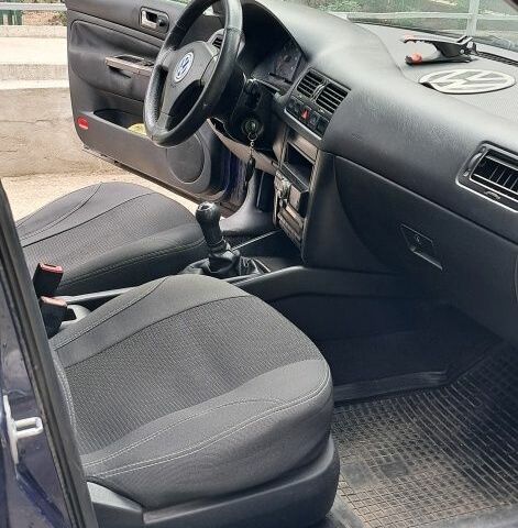 Синий Фольксваген Бора, объемом двигателя 1.6 л и пробегом 310 тыс. км за 3200 $, фото 7 на Automoto.ua