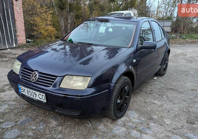 Фольксваген Бора 2001 у Млынове на Automoto.ua Синій Фольксваген Бора, об'ємом двигуна 1.98 л та пробігом 370 тис. км за 1899 $, фото 3 на Automoto.ua
