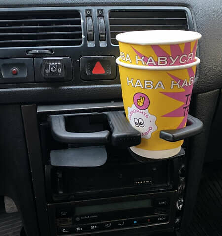 Синий Фольксваген Бора, объемом двигателя 1.98 л и пробегом 396 тыс. км за 2499 $, фото 10 на Automoto.ua