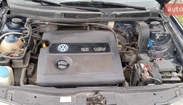 Синий Фольксваген Бора, объемом двигателя 1.6 л и пробегом 247 тыс. км за 4000 $, фото 12 на Automoto.ua