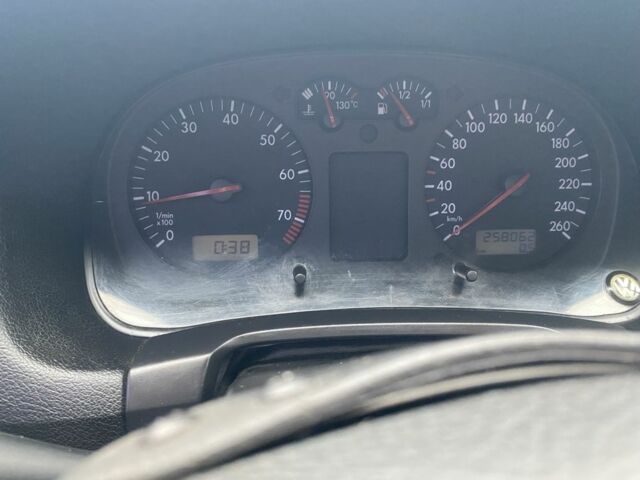 Синий Фольксваген Бора, объемом двигателя 1.6 л и пробегом 258 тыс. км за 3950 $, фото 15 на Automoto.ua