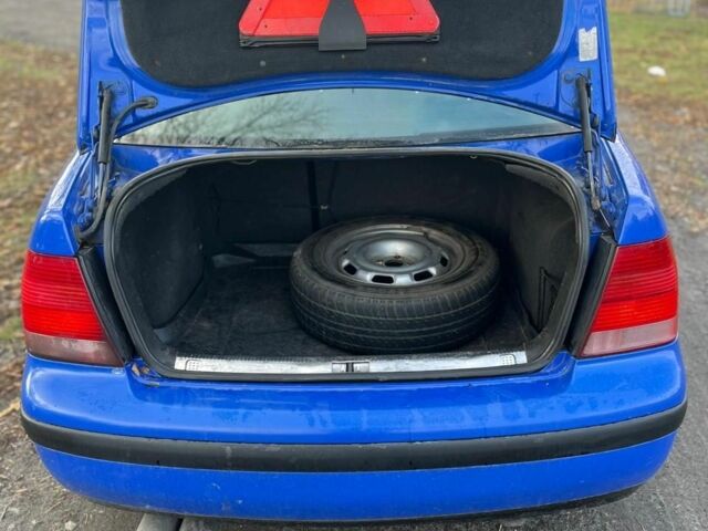 Синій Фольксваген Бора, об'ємом двигуна 1.6 л та пробігом 280 тис. км за 2866 $, фото 6 на Automoto.ua