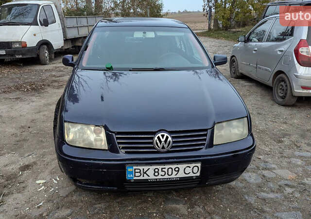 Фольксваген Бора 2001 у Млынове на Automoto.ua Синій Фольксваген Бора, об'ємом двигуна 1.98 л та пробігом 370 тис. км за 1899 $, фото 4 на Automoto.ua