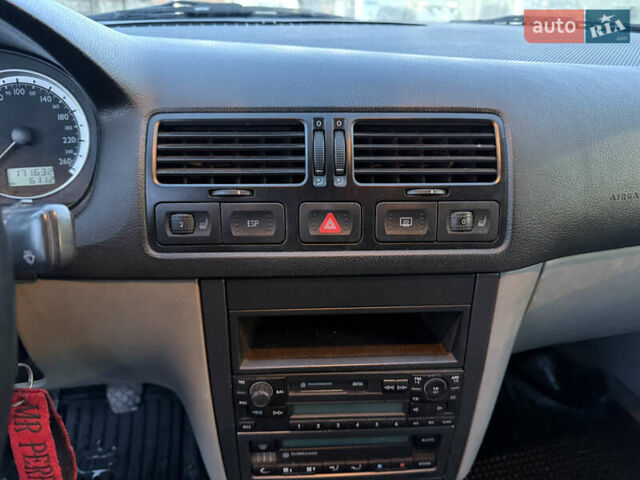 Синій Фольксваген Бора, об'ємом двигуна 1.6 л та пробігом 171 тис. км за 3999 $, фото 32 на Automoto.ua