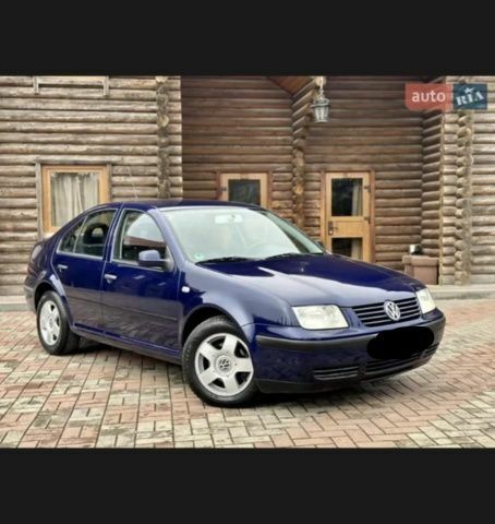 Синій Фольксваген Бора, об'ємом двигуна 1.6 л та пробігом 230 тис. км за 5200 $, фото 2 на Automoto.ua