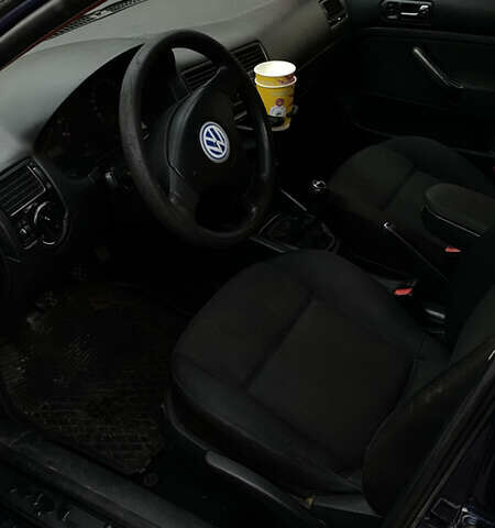 Синий Фольксваген Бора, объемом двигателя 1.98 л и пробегом 396 тыс. км за 2499 $, фото 8 на Automoto.ua