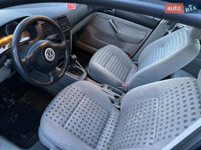 Синій Фольксваген Бора, об'ємом двигуна 1.6 л та пробігом 171 тис. км за 3999 $, фото 39 на Automoto.ua