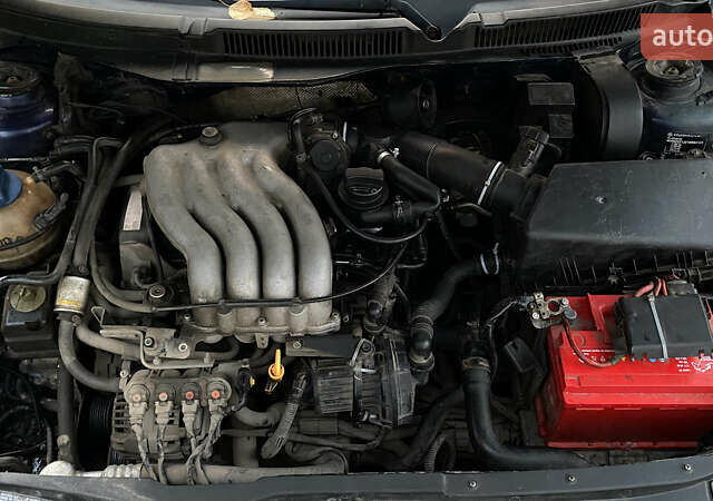 Синий Фольксваген Бора, объемом двигателя 1.98 л и пробегом 396 тыс. км за 2499 $, фото 7 на Automoto.ua