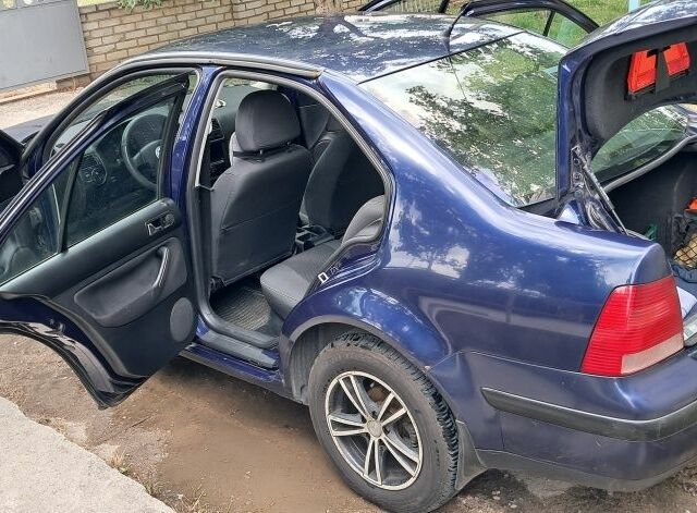 Синий Фольксваген Бора, объемом двигателя 1.6 л и пробегом 310 тыс. км за 3200 $, фото 9 на Automoto.ua