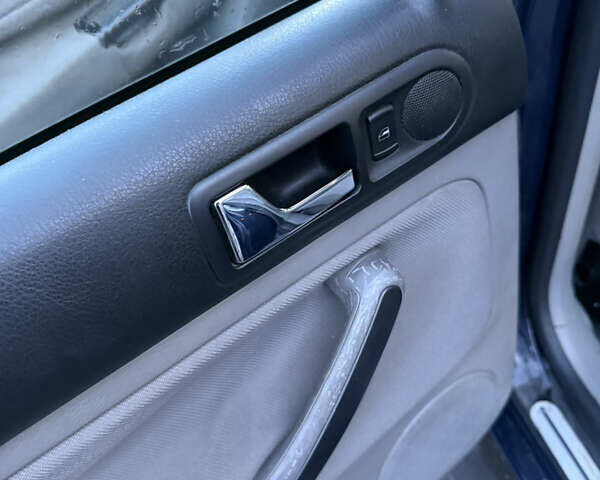 Синій Фольксваген Бора, об'ємом двигуна 1.6 л та пробігом 171 тис. км за 3999 $, фото 36 на Automoto.ua