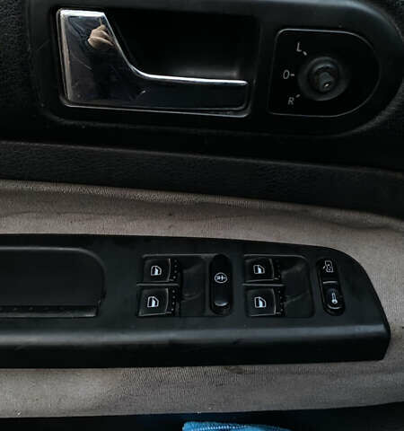 Синий Фольксваген Бора, объемом двигателя 1.98 л и пробегом 396 тыс. км за 2499 $, фото 11 на Automoto.ua