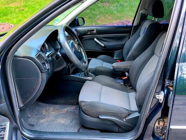 Синий Фольксваген Бора, объемом двигателя 1.6 л и пробегом 261 тыс. км за 4600 $, фото 6 на Automoto.ua