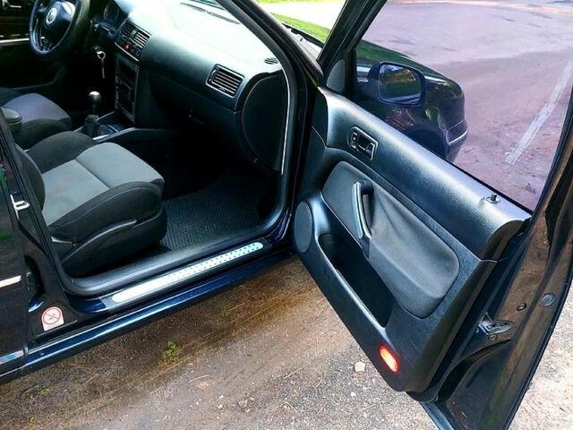 Синий Фольксваген Бора, объемом двигателя 1.6 л и пробегом 261 тыс. км за 4600 $, фото 11 на Automoto.ua