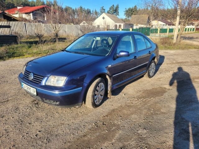 Синий Фольксваген Бора, объемом двигателя 1.9 л и пробегом 400 тыс. км за 3800 $, фото 2 на Automoto.ua
