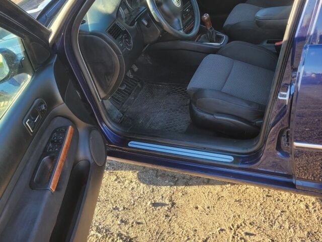 Синий Фольксваген Бора, объемом двигателя 1.9 л и пробегом 400 тыс. км за 3800 $, фото 4 на Automoto.ua