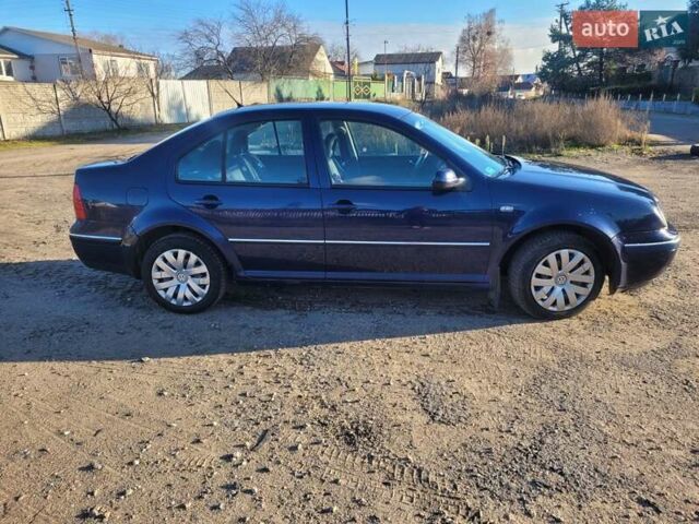 Синий Фольксваген Бора, объемом двигателя 1.9 л и пробегом 400 тыс. км за 3800 $, фото 1 на Automoto.ua