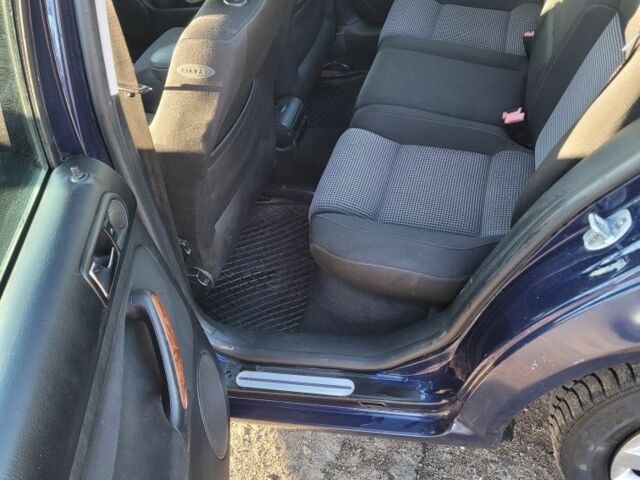 Синий Фольксваген Бора, объемом двигателя 1.9 л и пробегом 400 тыс. км за 3800 $, фото 5 на Automoto.ua