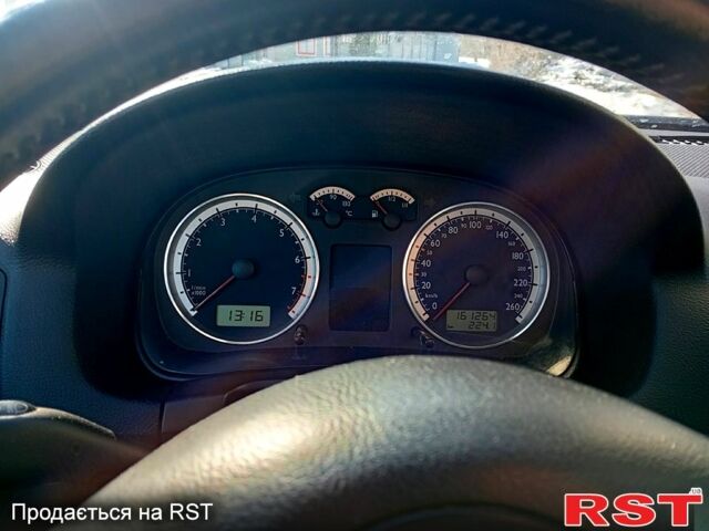 Синий Фольксваген Бора, объемом двигателя 1.6 л и пробегом 161 тыс. км за 4700 $, фото 2 на Automoto.ua