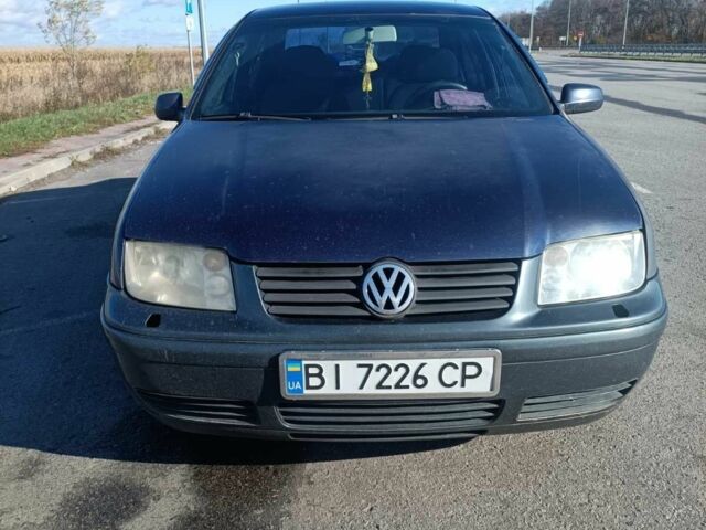 Синий Фольксваген Бора, объемом двигателя 1.6 л и пробегом 200 тыс. км за 3800 $, фото 1 на Automoto.ua