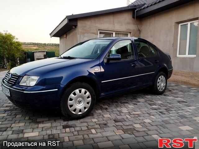 Синий Фольксваген Бора, объемом двигателя 1.6 л и пробегом 156 тыс. км за 4500 $, фото 1 на Automoto.ua