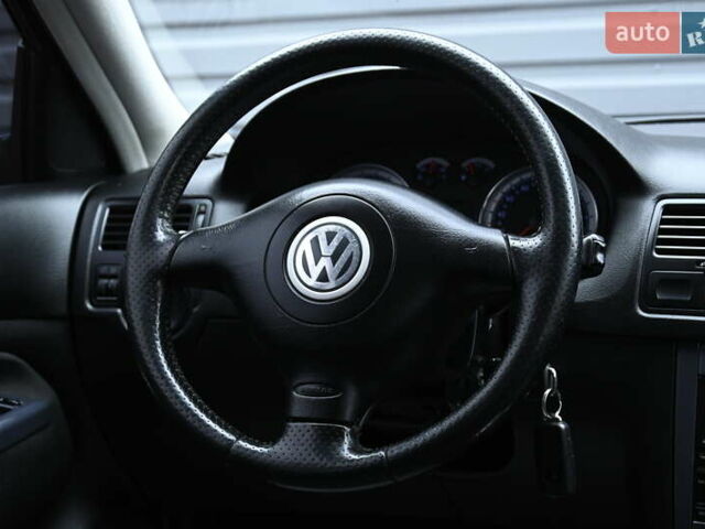 Синій Фольксваген Бора, об'ємом двигуна 1.6 л та пробігом 232 тис. км за 5600 $, фото 24 на Automoto.ua