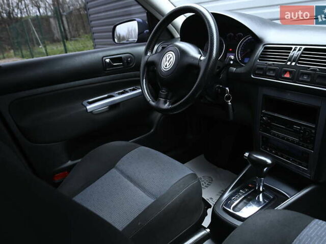 Синій Фольксваген Бора, об'ємом двигуна 1.6 л та пробігом 232 тис. км за 5600 $, фото 23 на Automoto.ua