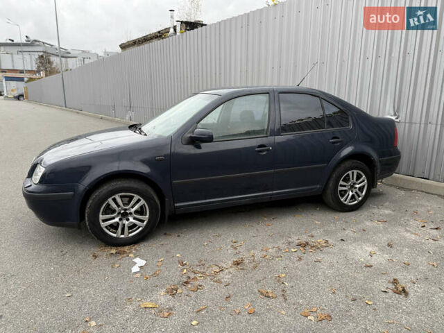Синій Фольксваген Бора, об'ємом двигуна 1.6 л та пробігом 195 тис. км за 3700 $, фото 3 на Automoto.ua
