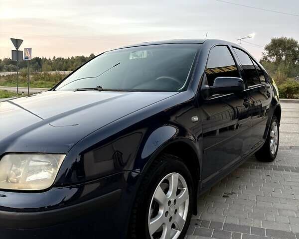 Синій Фольксваген Бора, об'ємом двигуна 1.6 л та пробігом 326 тис. км за 3300 $, фото 6 на Automoto.ua