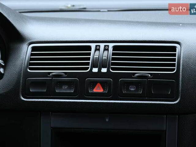 Синій Фольксваген Бора, об'ємом двигуна 1.6 л та пробігом 232 тис. км за 5600 $, фото 25 на Automoto.ua