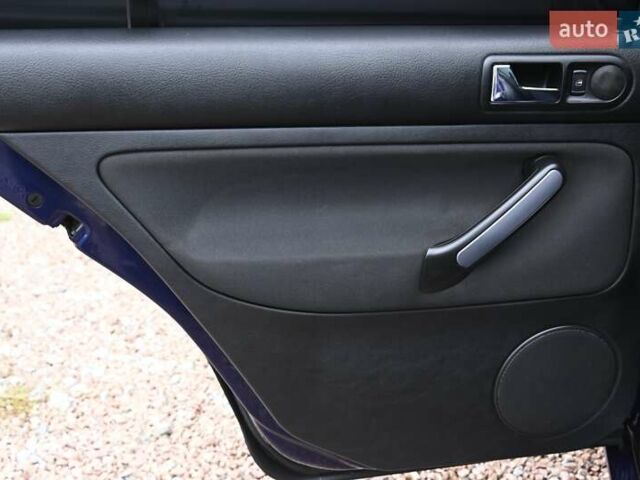 Синій Фольксваген Бора, об'ємом двигуна 1.6 л та пробігом 232 тис. км за 5600 $, фото 18 на Automoto.ua