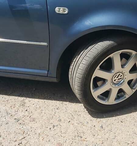 Синій Фольксваген Бора, об'ємом двигуна 1.6 л та пробігом 250 тис. км за 5000 $, фото 5 на Automoto.ua