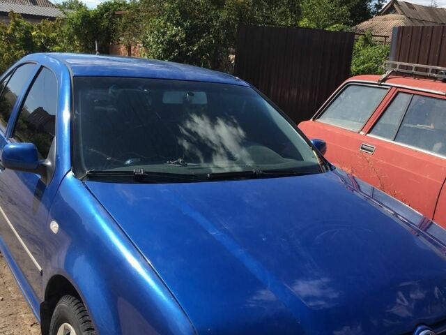 Синий Фольксваген Бора, объемом двигателя 1.6 л и пробегом 352 тыс. км за 2900 $, фото 1 на Automoto.ua