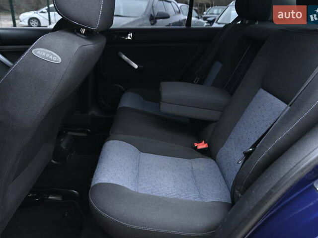 Синий Фольксваген Бора, объемом двигателя 1.6 л и пробегом 232 тыс. км за 5600 $, фото 22 на Automoto.ua