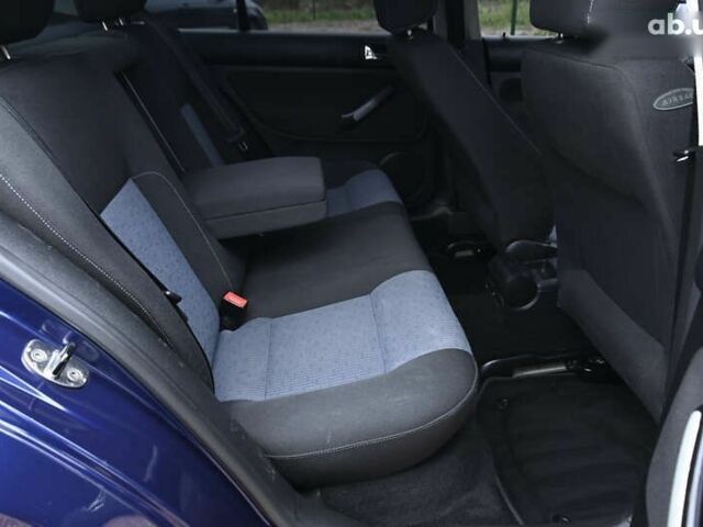 Синій Фольксваген Бора, об'ємом двигуна 1.6 л та пробігом 232 тис. км за 5600 $, фото 22 на Automoto.ua