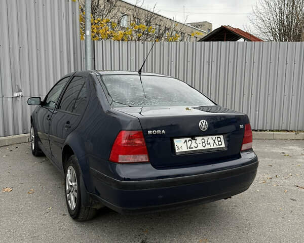 Синій Фольксваген Бора, об'ємом двигуна 1.6 л та пробігом 195 тис. км за 3700 $, фото 5 на Automoto.ua