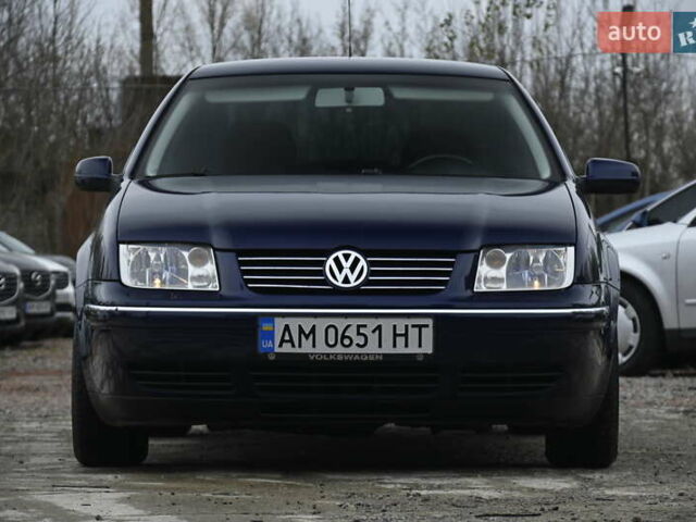 Синій Фольксваген Бора, об'ємом двигуна 1.6 л та пробігом 232 тис. км за 5600 $, фото 4 на Automoto.ua