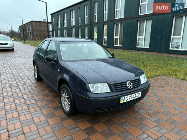 Синий Фольксваген Бора, объемом двигателя 1.6 л и пробегом 268 тыс. км за 3400 $, фото 3 на Automoto.ua