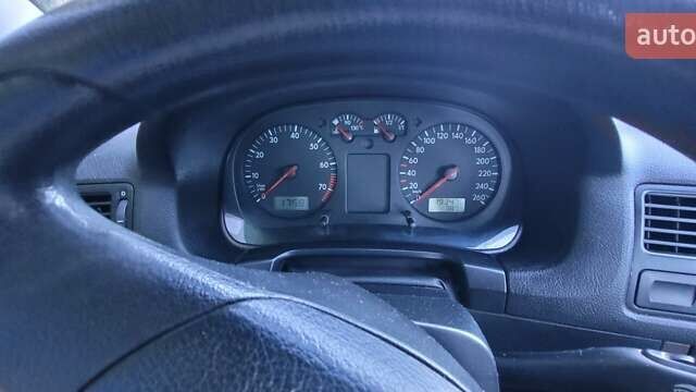 Фольксваген Бора 2004 в Тернополе на Automoto.ua Синий Фольксваген Бора, объемом двигателя 1.6 л и пробегом 193 тыс. км за 4600 $, фото 9 на Automoto.ua