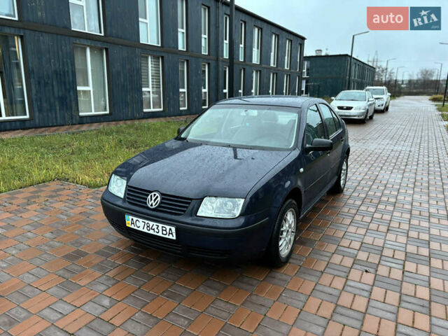 Синий Фольксваген Бора, объемом двигателя 1.6 л и пробегом 268 тыс. км за 3400 $, фото 1 на Automoto.ua