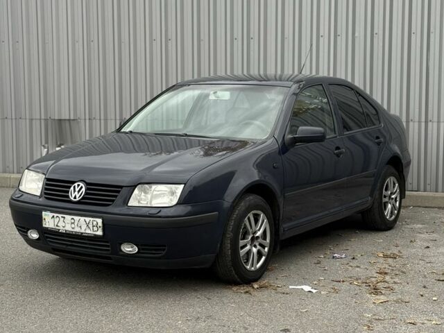 Синий Фольксваген Бора, объемом двигателя 1.6 л и пробегом 270 тыс. км за 3700 $, фото 2 на Automoto.ua