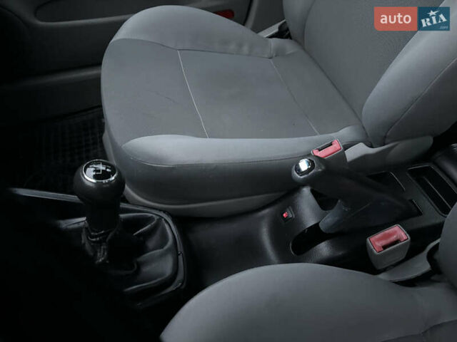 Синий Фольксваген Бора, объемом двигателя 1.6 л и пробегом 298 тыс. км за 3499 $, фото 16 на Automoto.ua