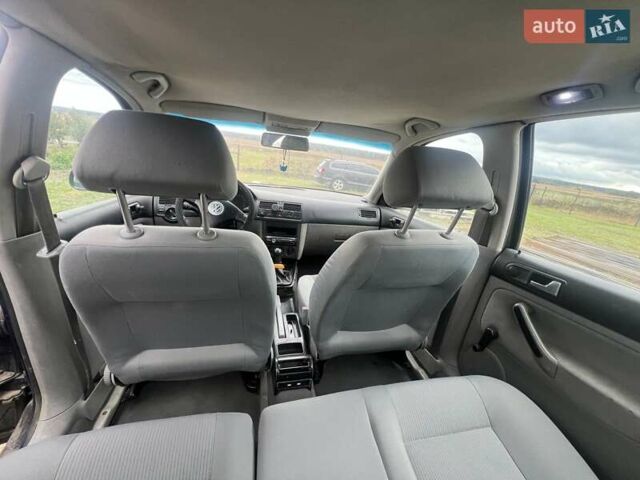 Синий Фольксваген Бора, объемом двигателя 1.6 л и пробегом 465 тыс. км за 2500 $, фото 7 на Automoto.ua