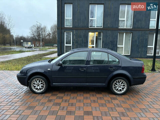 Синий Фольксваген Бора, объемом двигателя 1.6 л и пробегом 298 тыс. км за 3499 $, фото 3 на Automoto.ua
