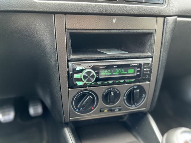 Синий Фольксваген Бора, объемом двигателя 1.6 л и пробегом 263 тыс. км за 3750 $, фото 20 на Automoto.ua