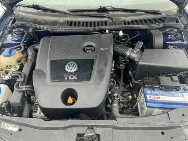 Синий Фольксваген Бора, объемом двигателя 1.9 л и пробегом 260 тыс. км за 2600 $, фото 4 на Automoto.ua