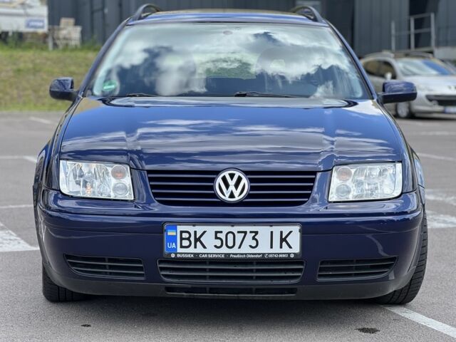 Синий Фольксваген Бора, объемом двигателя 1.6 л и пробегом 263 тыс. км за 3750 $, фото 2 на Automoto.ua