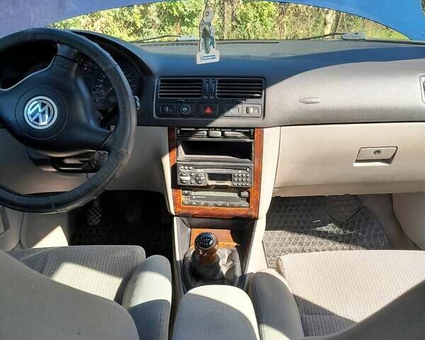 Синий Фольксваген Бора, объемом двигателя 1.6 л и пробегом 316 тыс. км за 3599 $, фото 6 на Automoto.ua