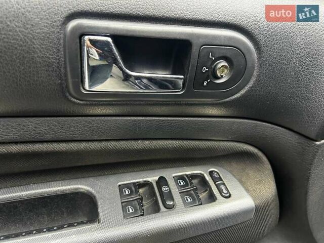 Синий Фольксваген Бора, объемом двигателя 1.9 л и пробегом 292 тыс. км за 4200 $, фото 6 на Automoto.ua