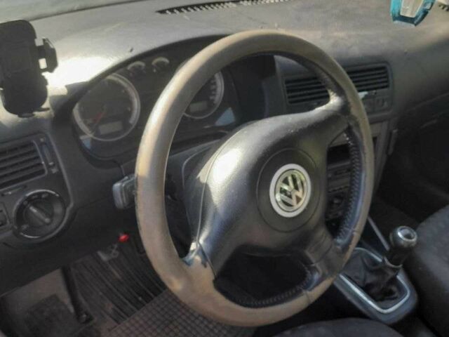 Синий Фольксваген Бора, объемом двигателя 1.9 л и пробегом 406 тыс. км за 2100 $, фото 10 на Automoto.ua